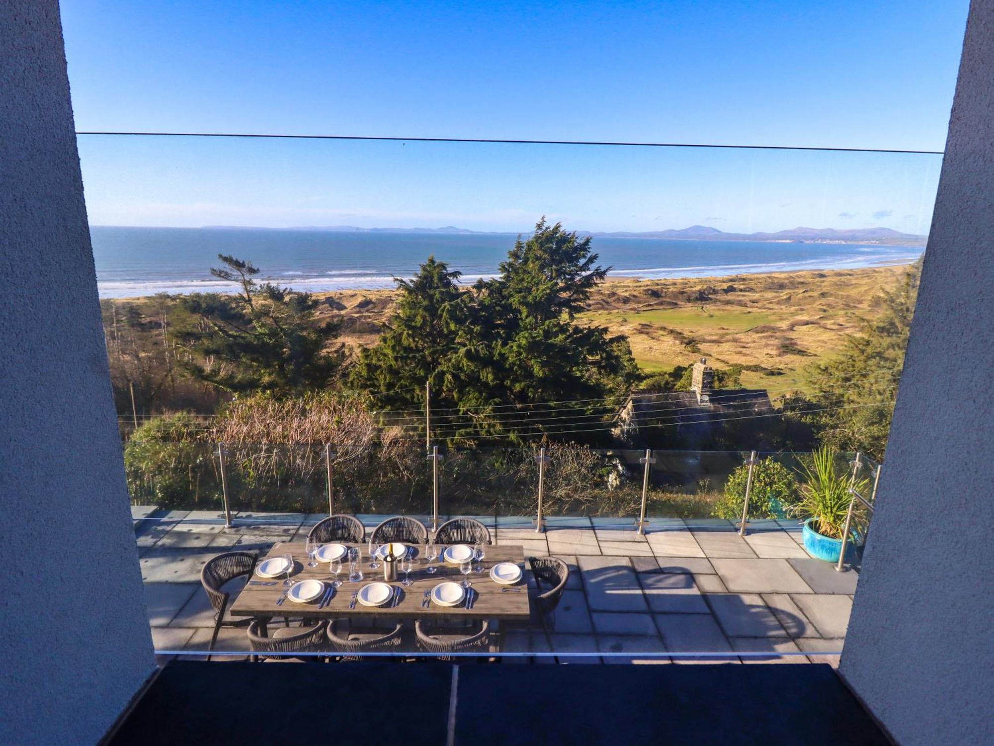 Aelfor Villa Harlech Exterior photo