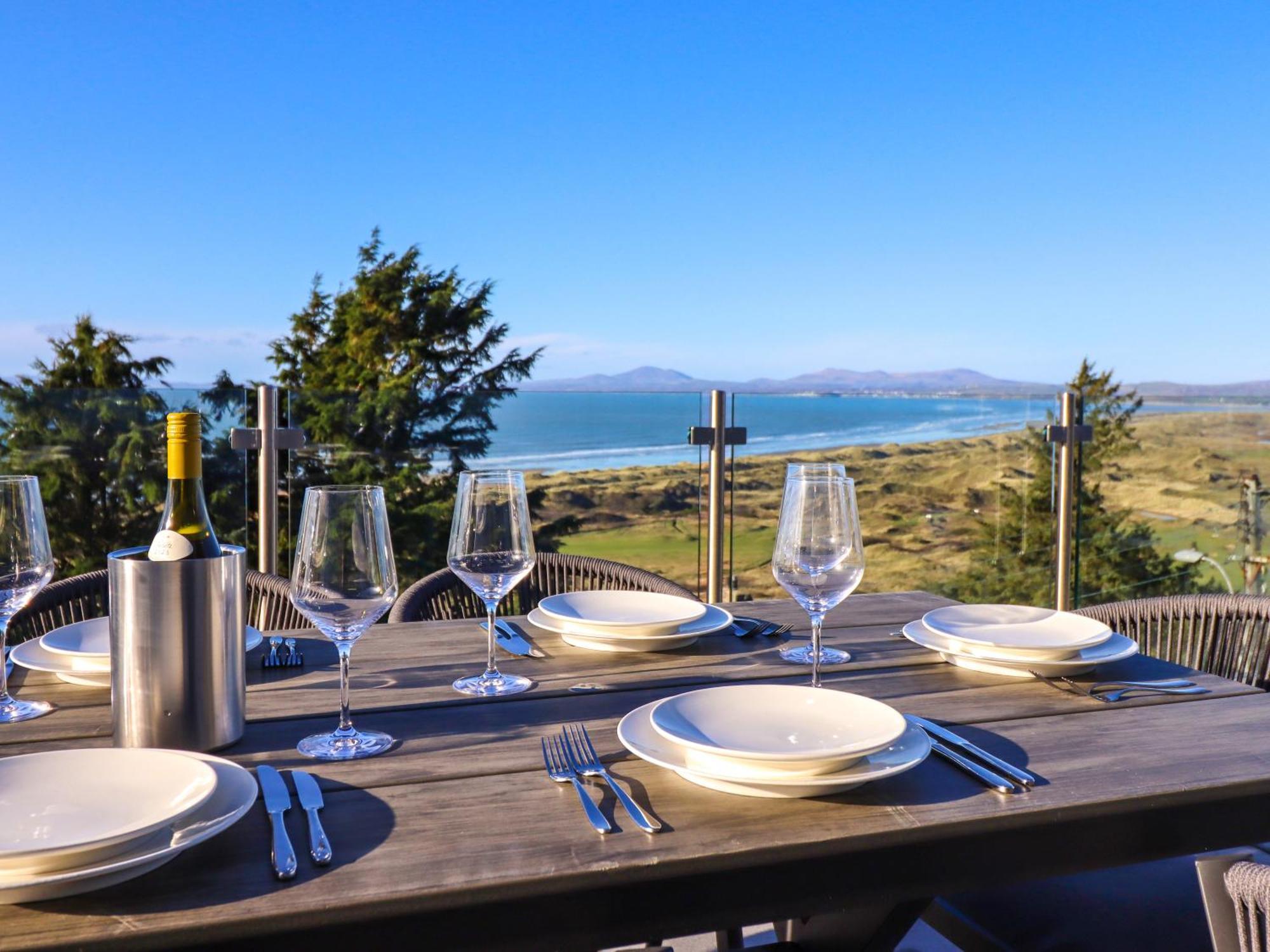 Aelfor Villa Harlech Exterior photo